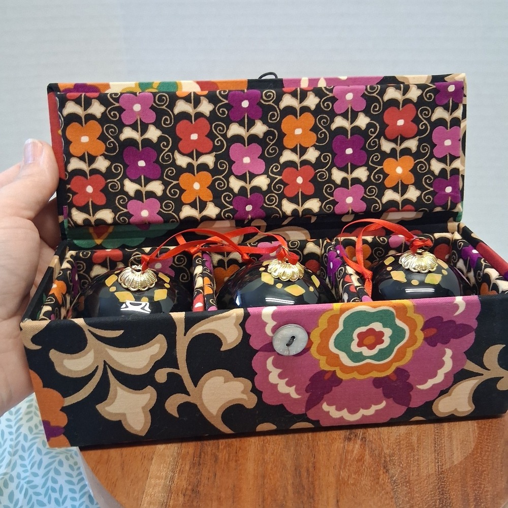 Vera Bradley Glass Ornament Trio In Suzani Pattern Set Of 3 Retired Pattern EUC
